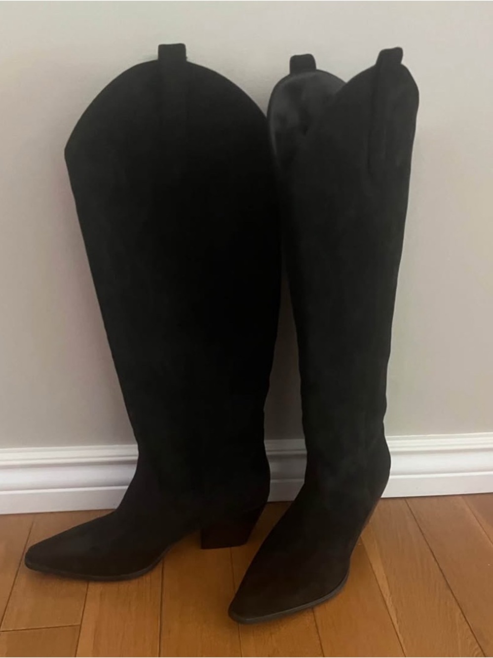 iiimmu Cowgirl Knee-High Western-Inspired Women's Boots